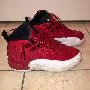 Jordan 12 Retro Gym Reds size 6Y